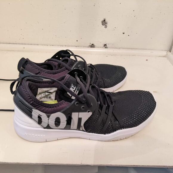 NIKE FreeTR 7 Premium Trainers Just Do It Print Black White Women's 10 - Picture 2 of 5